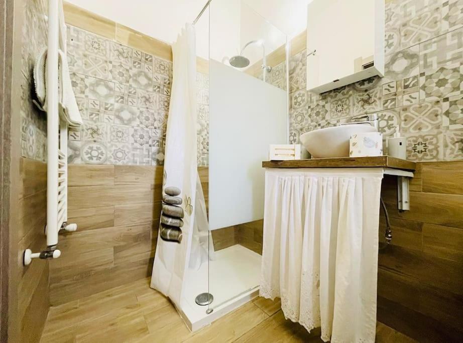 Porta Palazzo 15 Min - Suite Con Netflix & Wi-Fi Turin Ngoại thất bức ảnh